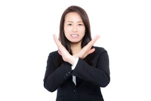 ダメと言ってる女性画像